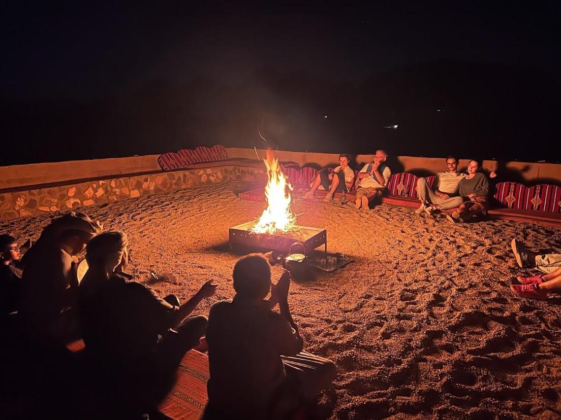 Wadi Rum Shooting Stars Camp Экстерьер фото