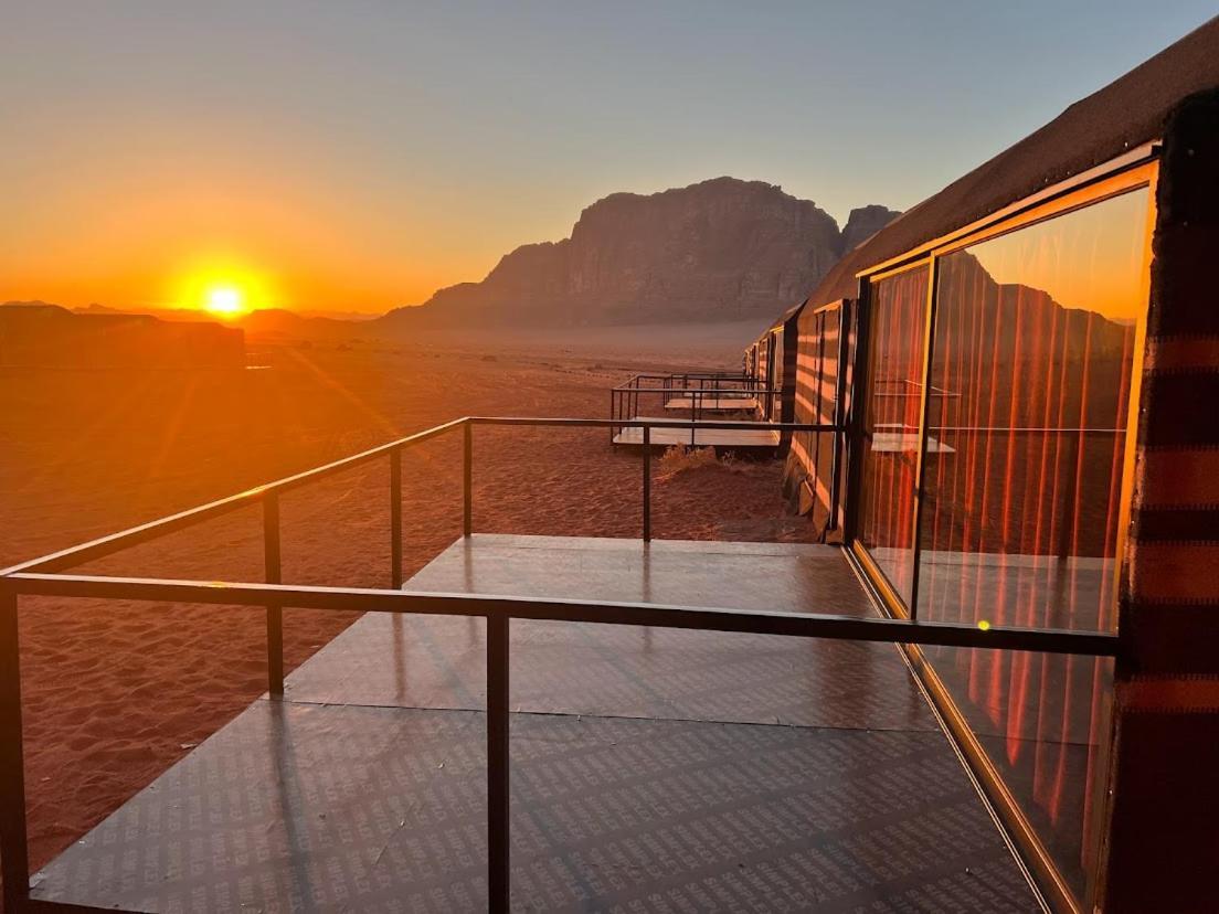 Wadi Rum Shooting Stars Camp Экстерьер фото